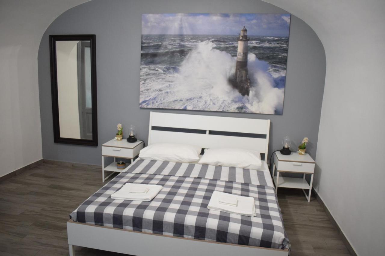 Apartment B&w Loft Catania