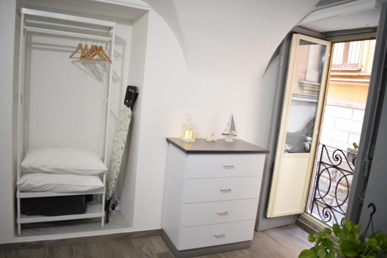 Apartment B&w Loft Catania